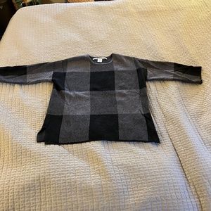 Max Studio ladies’ sweater | size small